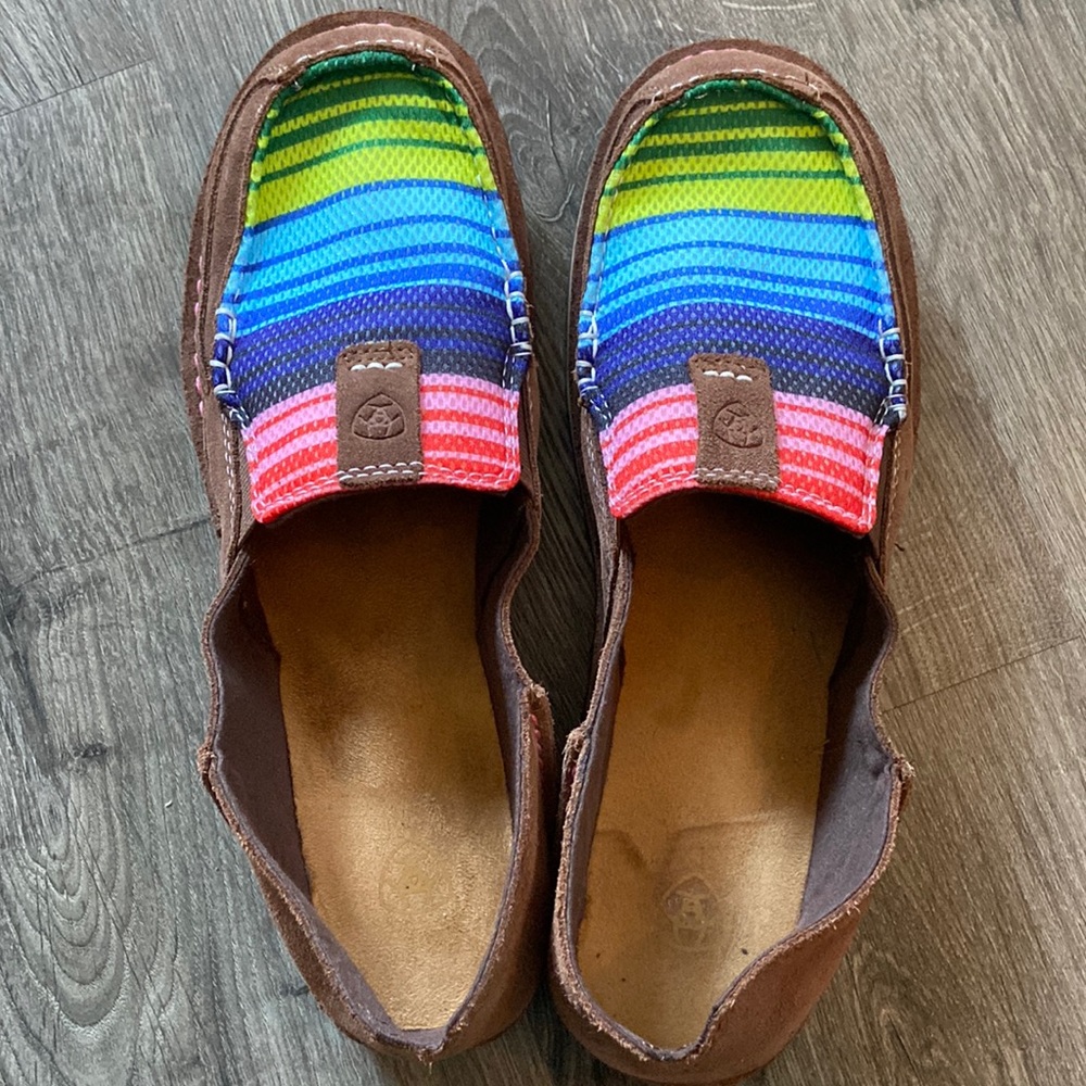 Ariat cruiser